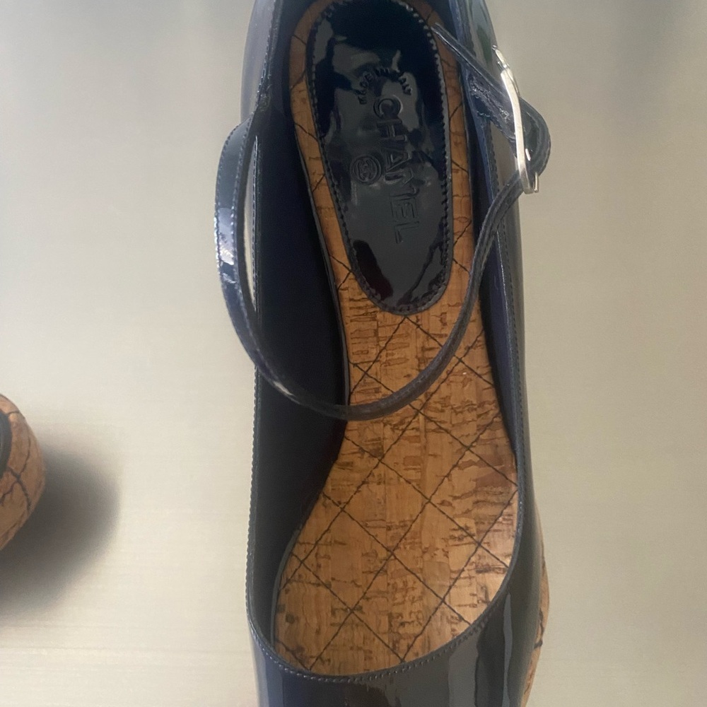 CHANEL Cork Platform Sandals, size 38, Navy Patent Leather, New in original box - Picture 2 of 9